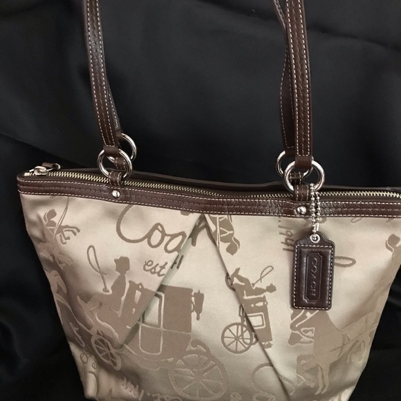 Coach Cream cloth Handbag - Picture 4 of 8